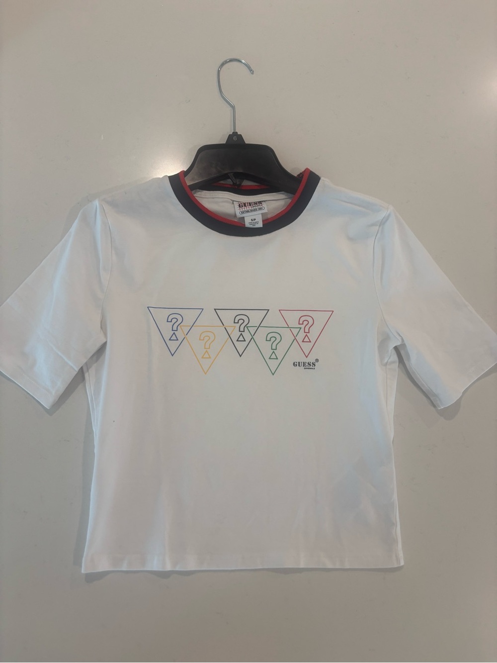 GUESS Originals White Graphic T-Shirt Multicolor Question Mark S/P